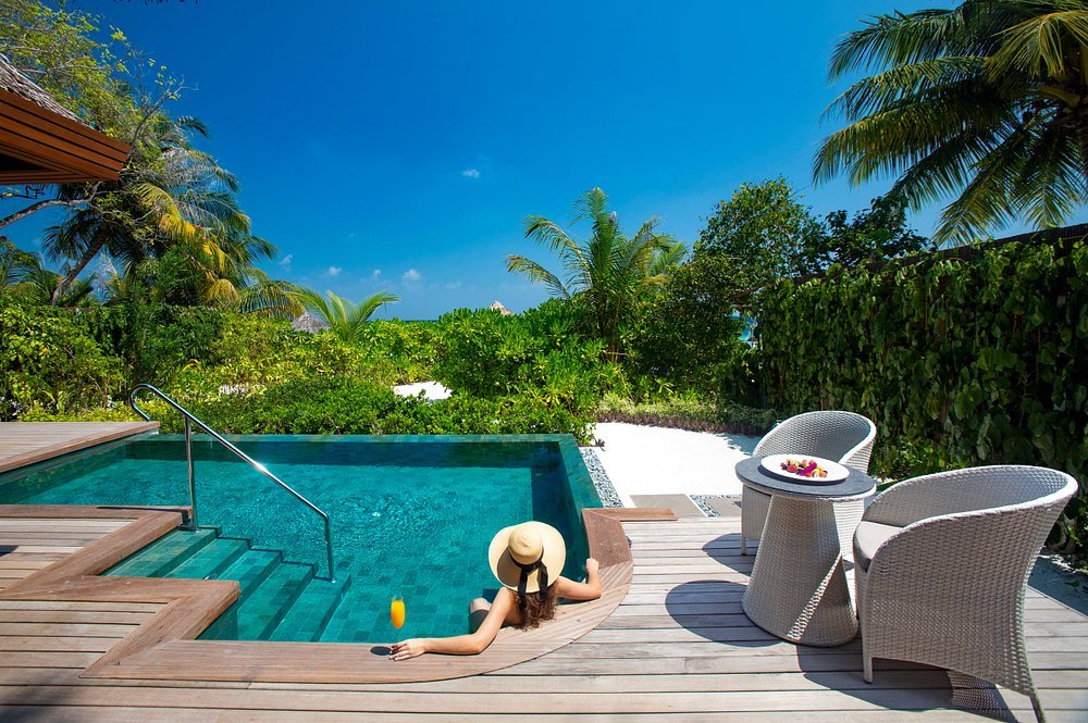 Water Villa vs Beach Villa